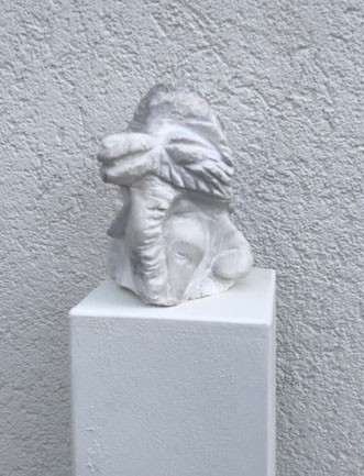 Ansicht Alabasterkopf mit mehreren Gesichtern Ansicht 2