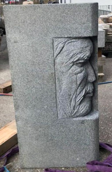 Skulptur - Köpfe am Korber Kopf